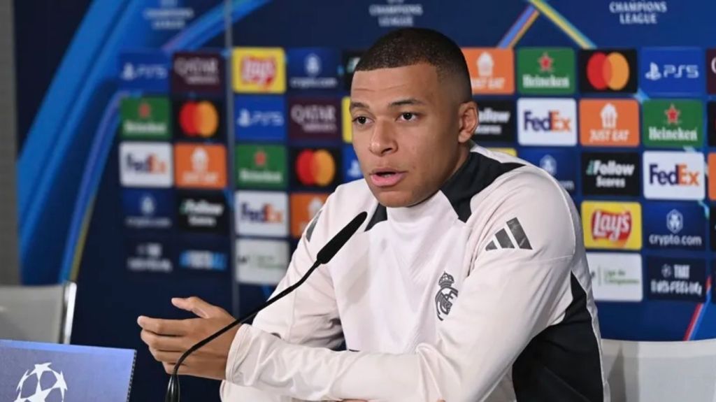 Mbappé niega conflictos con Xabi Alonso y confronta a&nbsp;periodista