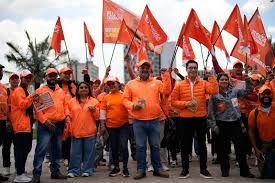 Perú llega al balotaje en medio de una fuerte desconfianza y polarización&nbsp;política
